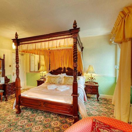 The Cumberland Bed & Breakfast Llandudno Exterior photo