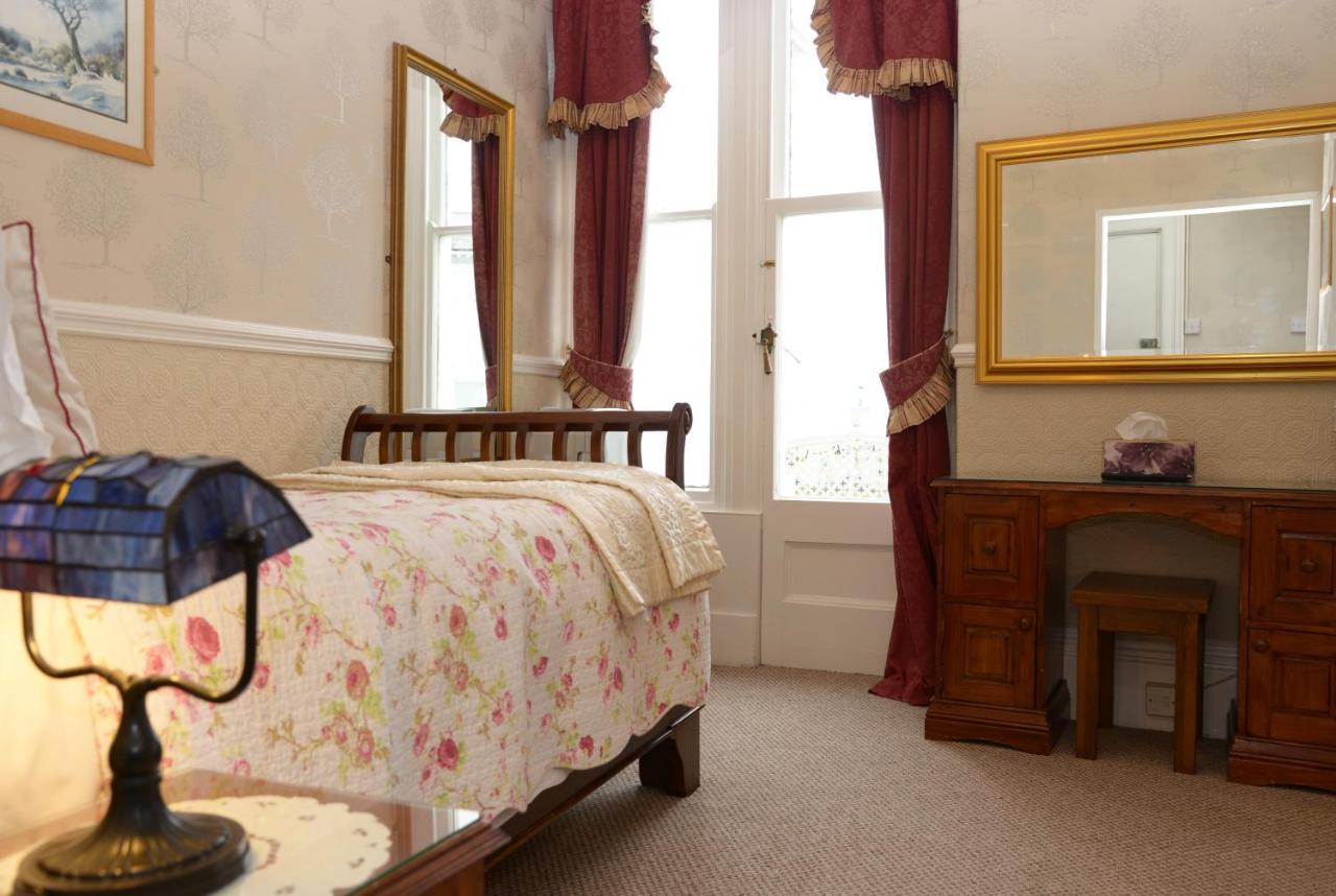 The Cumberland Bed & Breakfast Llandudno Exterior photo