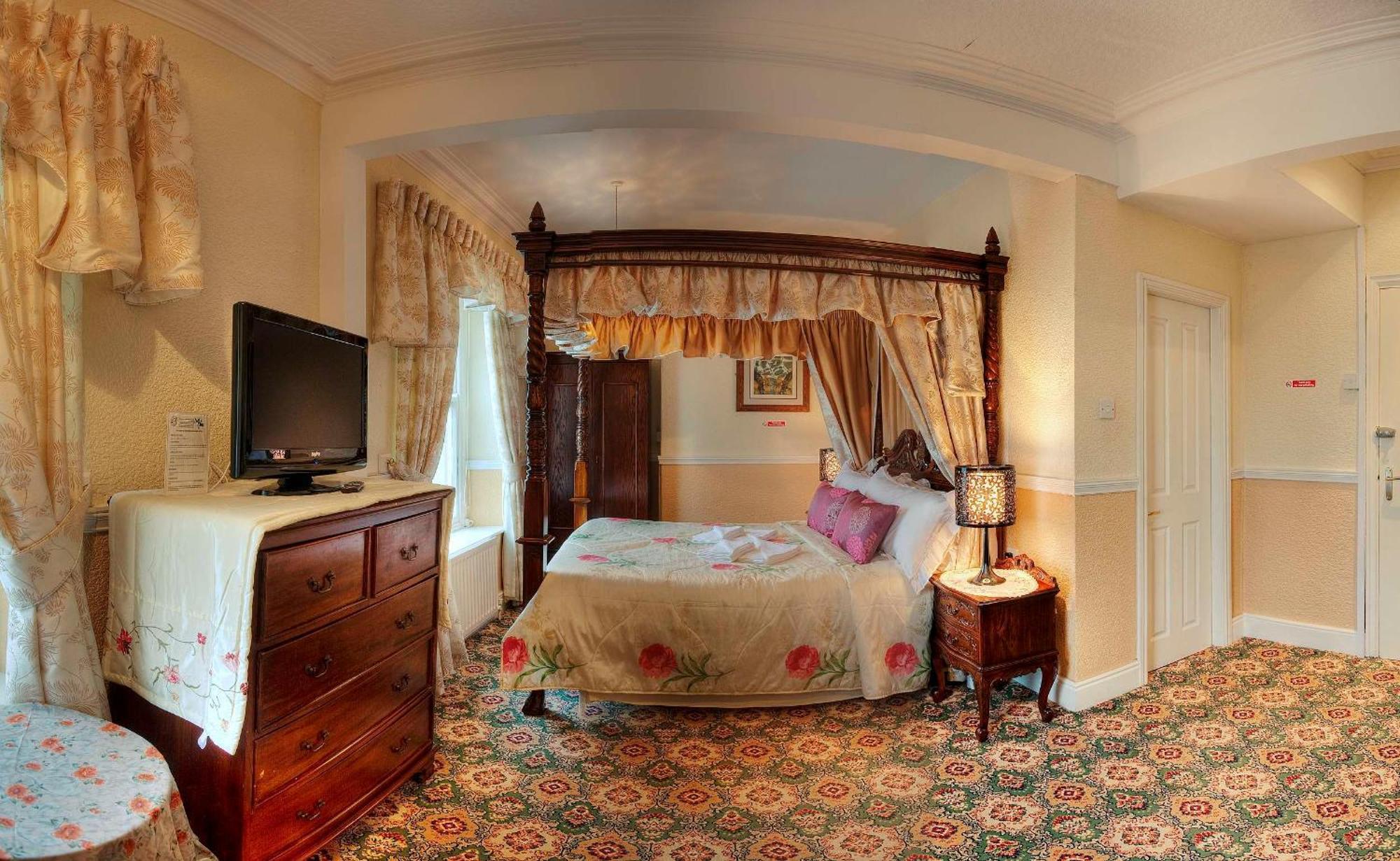 The Cumberland Bed & Breakfast Llandudno Exterior photo
