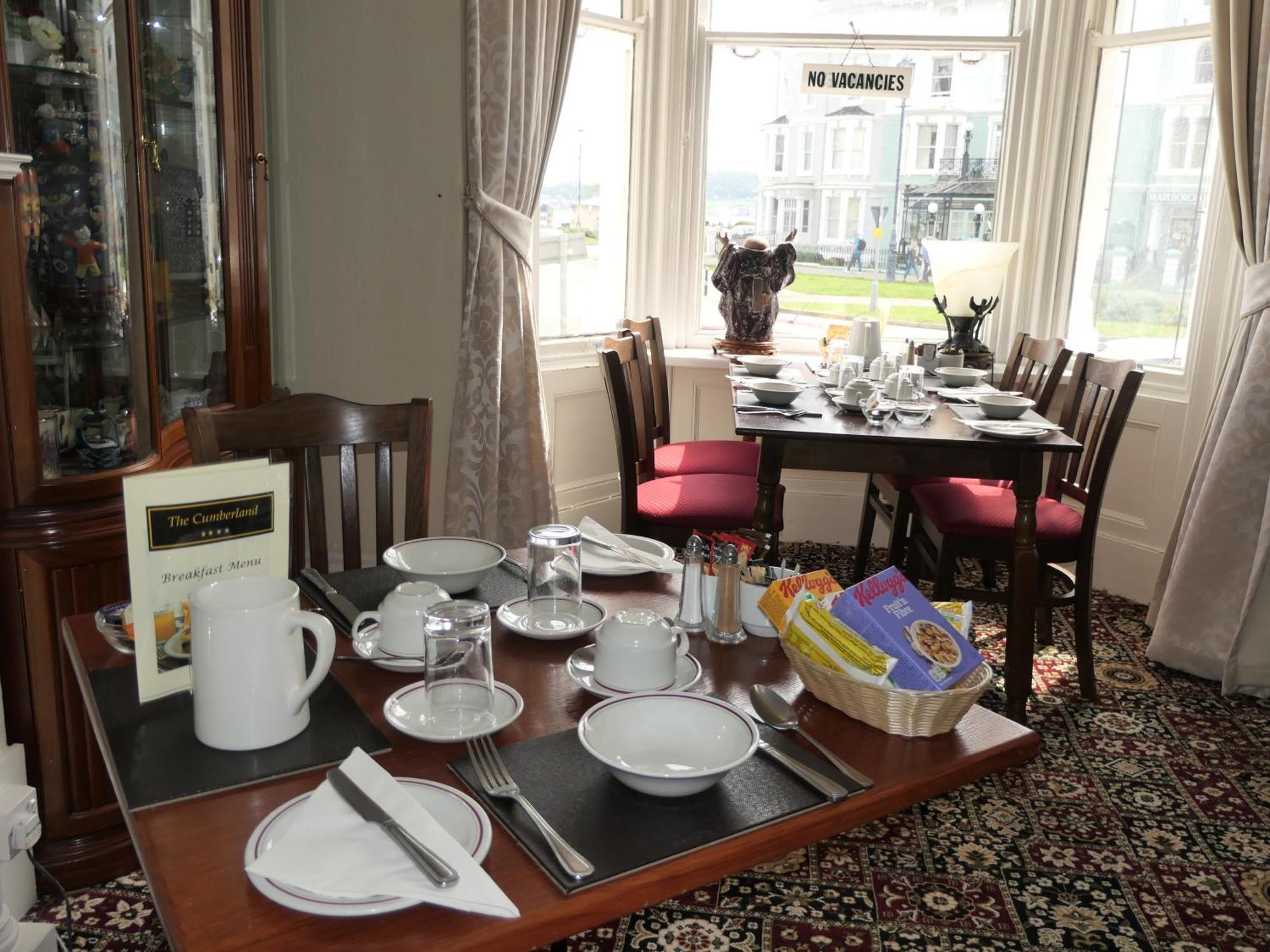 The Cumberland Bed & Breakfast Llandudno Exterior photo