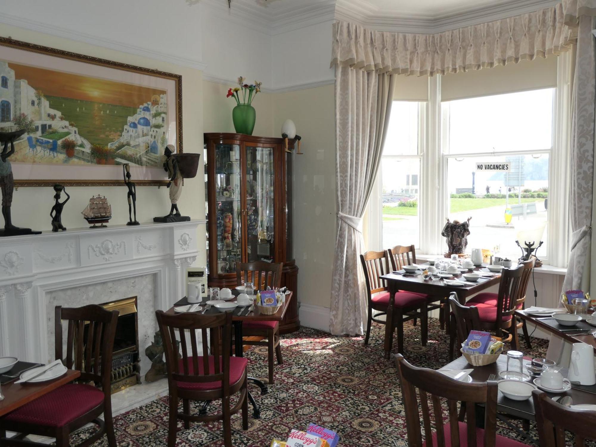 The Cumberland Bed & Breakfast Llandudno Exterior photo