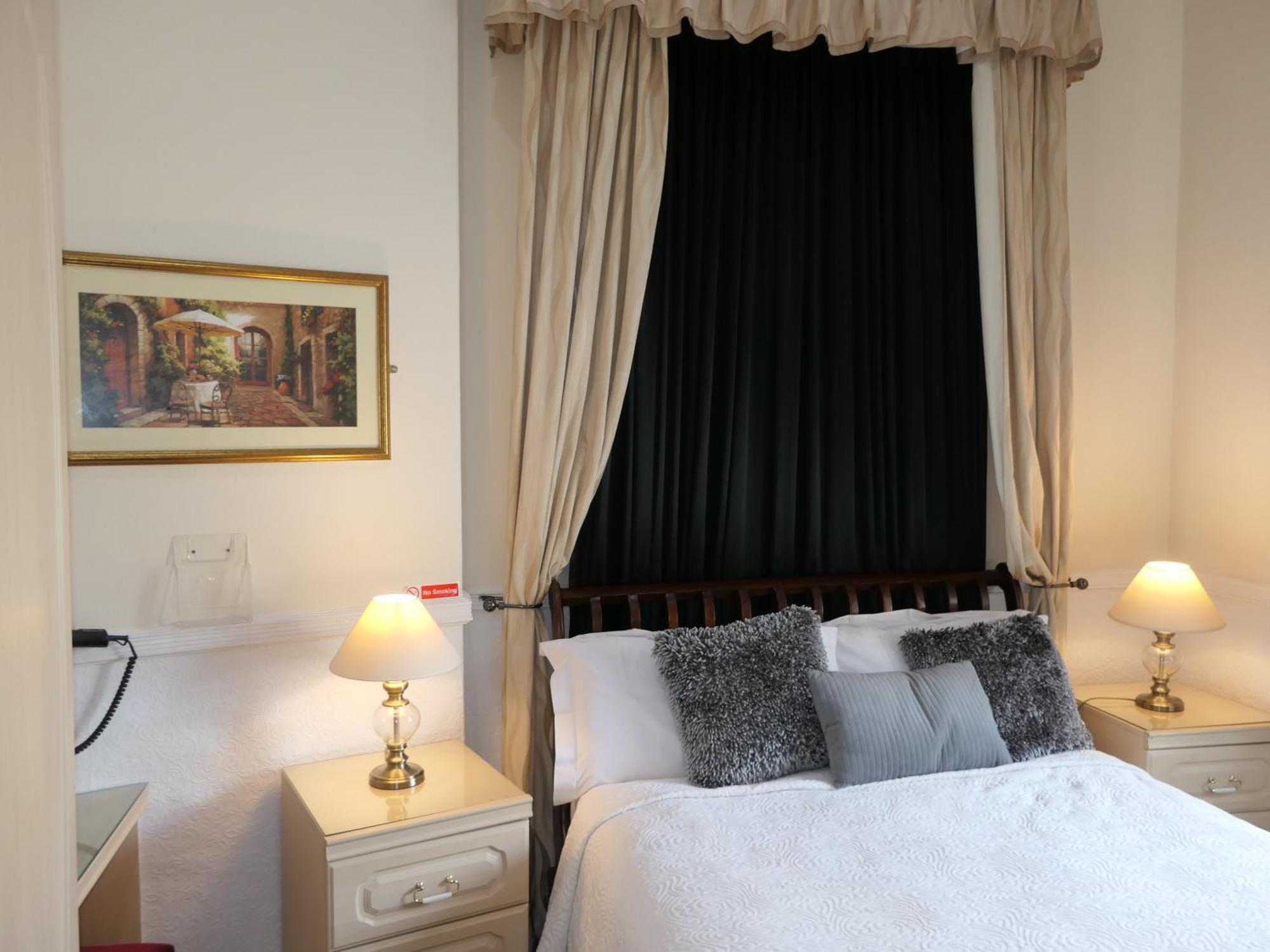 The Cumberland Bed & Breakfast Llandudno Exterior photo