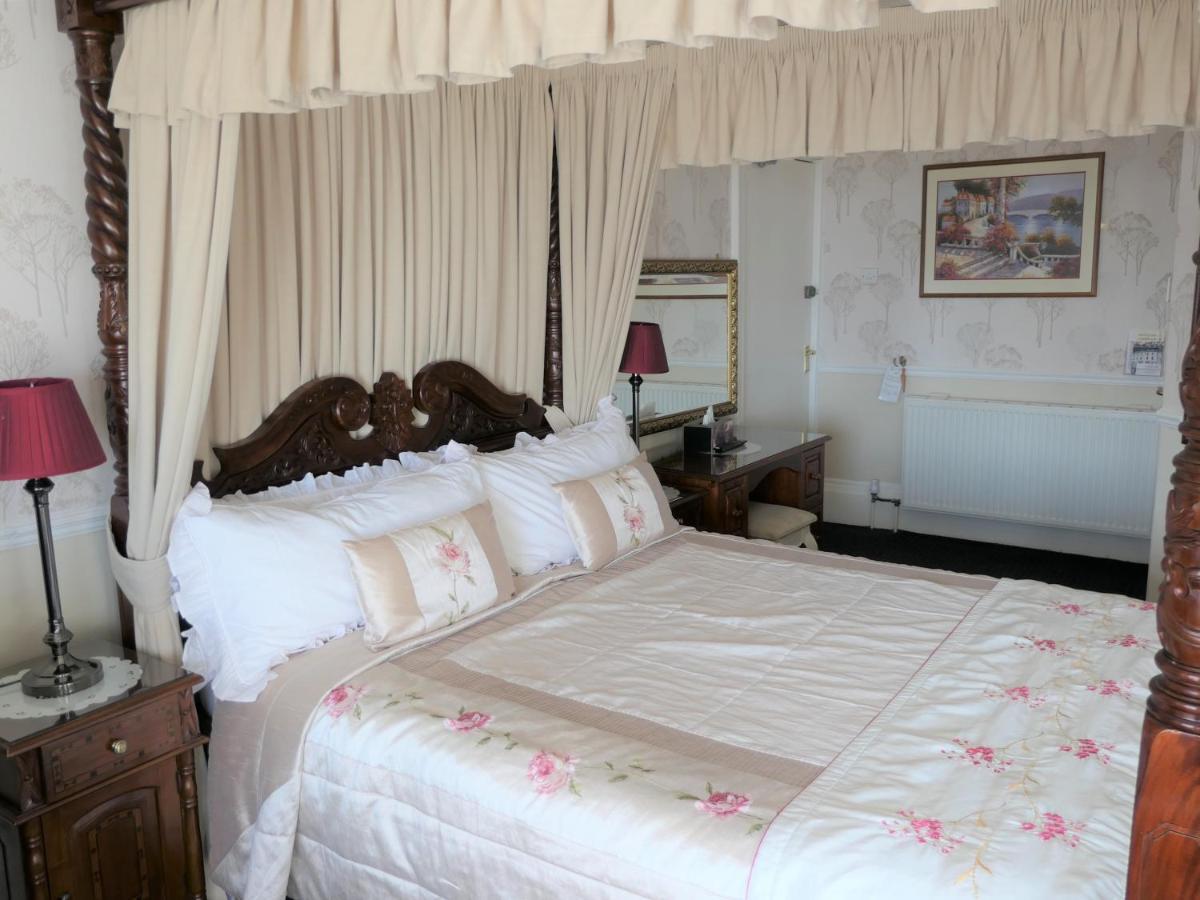 The Cumberland Bed & Breakfast Llandudno Exterior photo